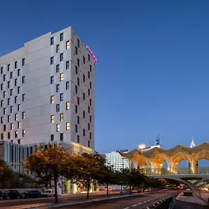 3* Otel Moxy Oriente