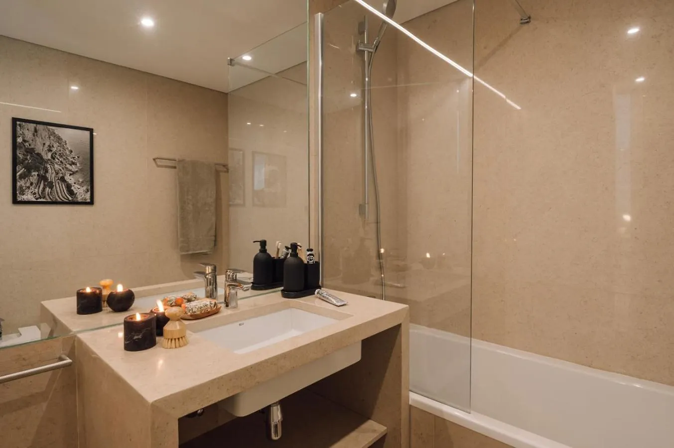 Tarquinia - 1 Bedroom And Parking In Alvalade Lisbon